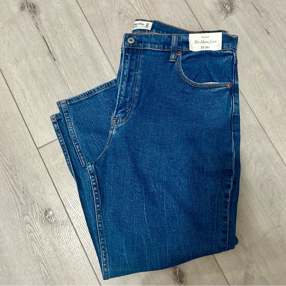Abercrombie & Fitch Mom Jeans